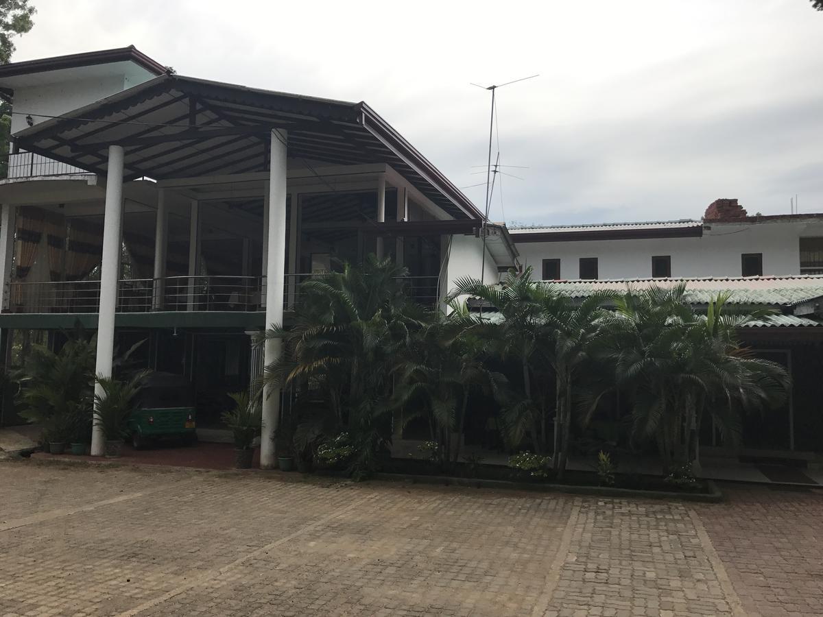 Deshani Holiday Inn Dambulla Zewnętrze zdjęcie