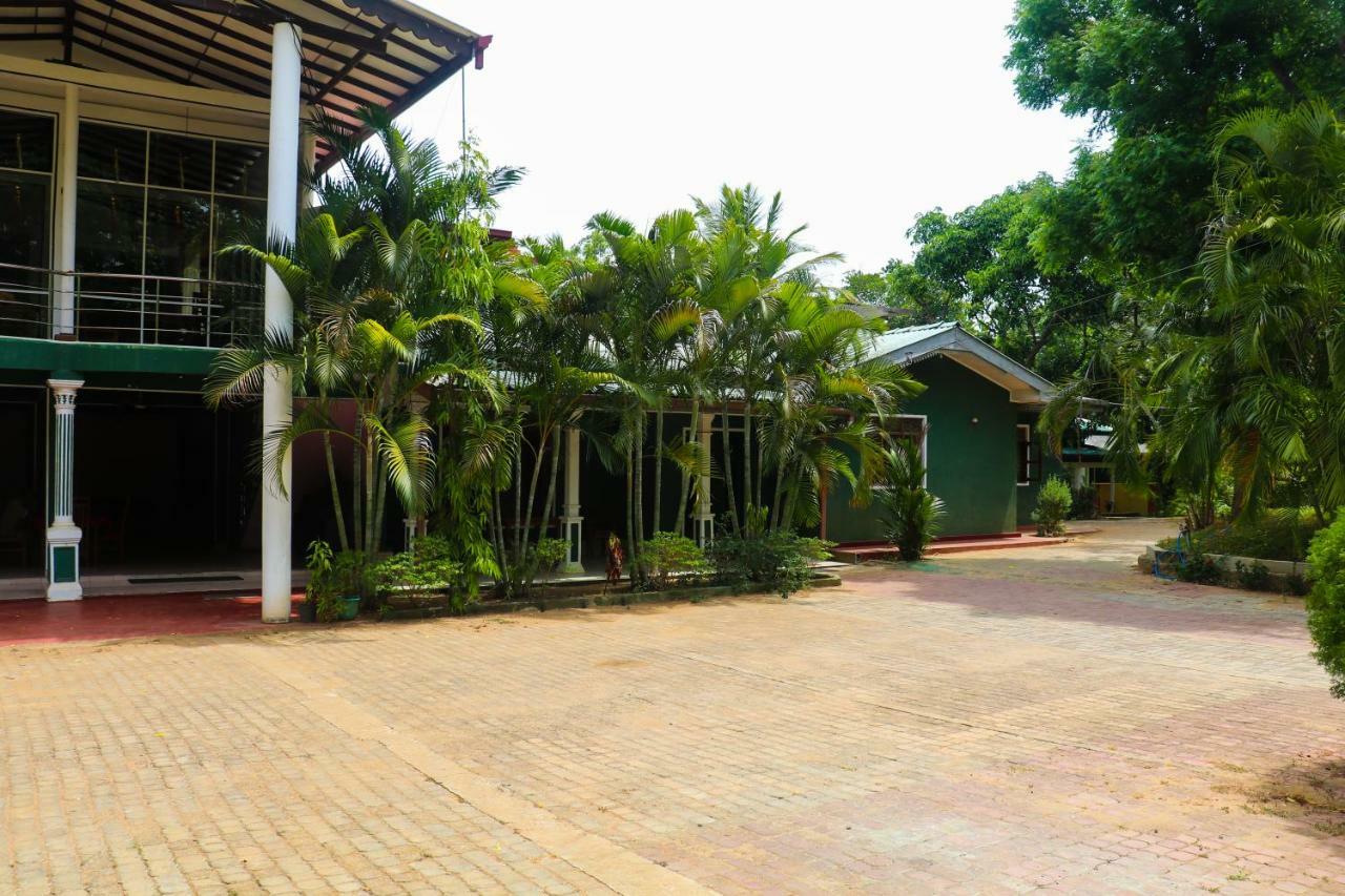 Deshani Holiday Inn Dambulla Zewnętrze zdjęcie